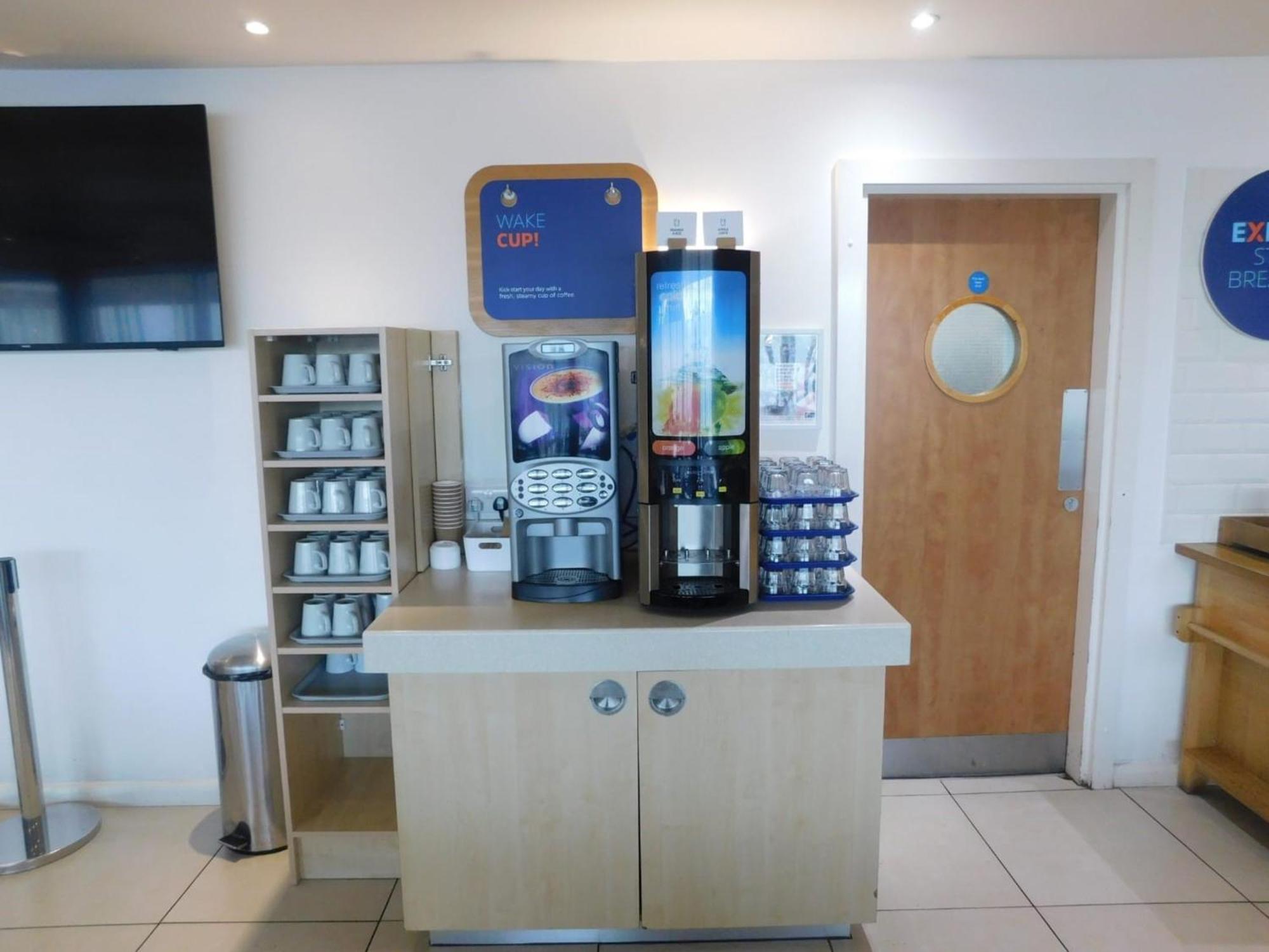 Holiday Inn Express Nuneaton By Ihg Zewnętrze zdjęcie