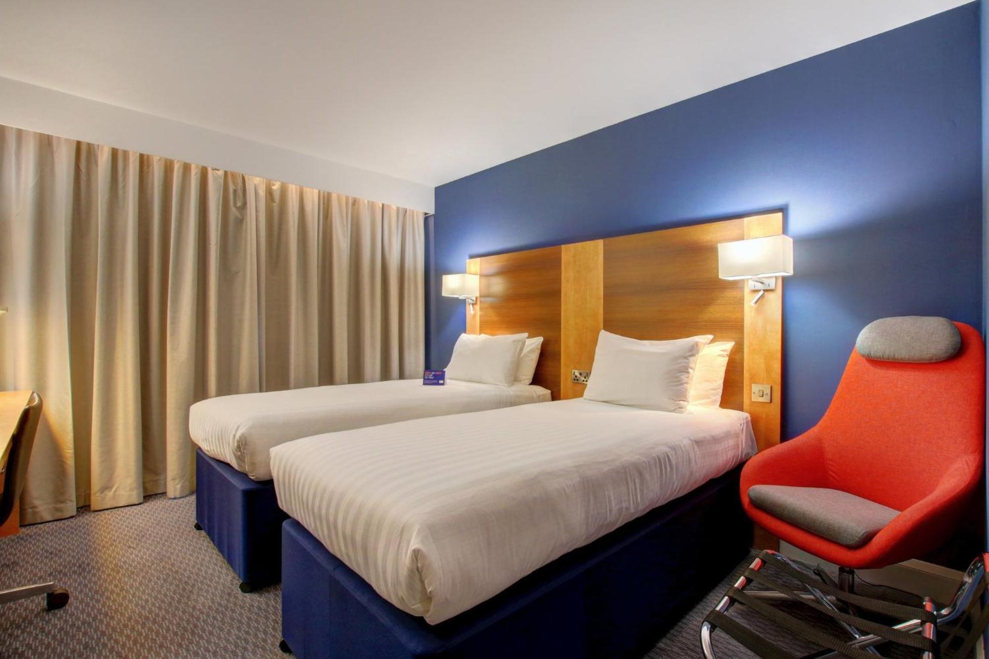 Holiday Inn Express Nuneaton By Ihg Zewnętrze zdjęcie