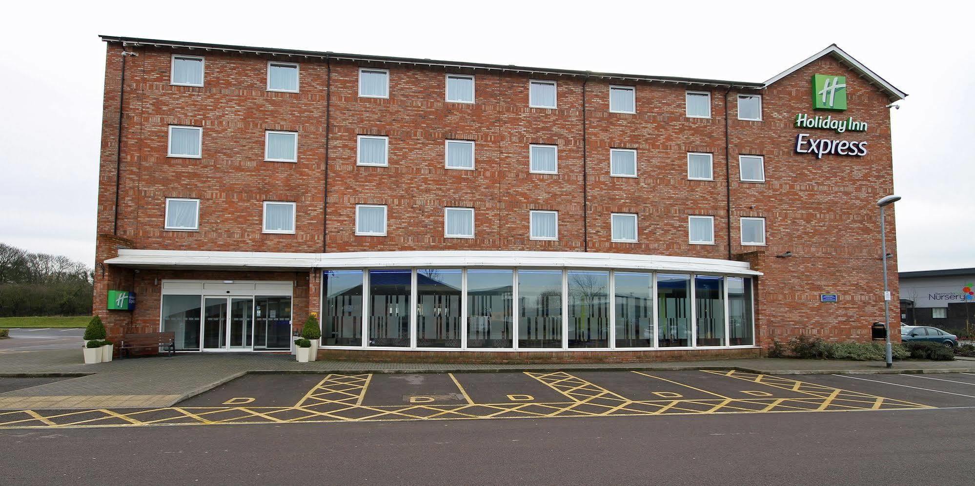Holiday Inn Express Nuneaton By Ihg Zewnętrze zdjęcie